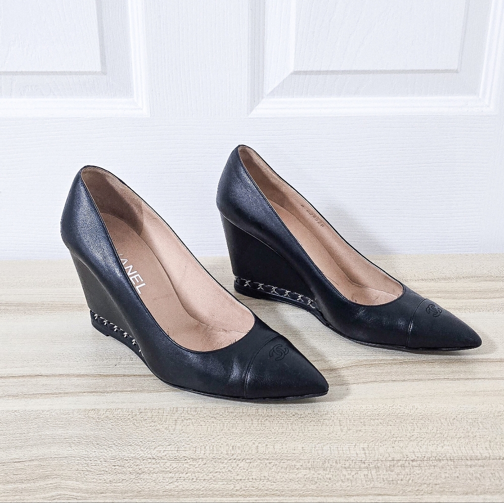 Chanel CC Cap Toe Black Leather Chain Link Wedge Pumps Size EU38/US 7.5-8 - Picture 16 of 16